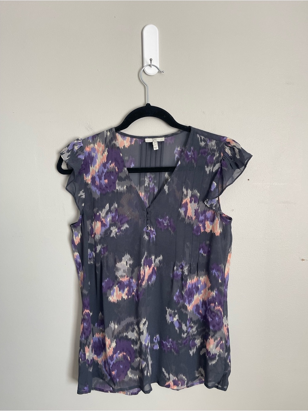 JOIE 100% Silk Gray Floral V-Neck Flutter Sleeve Blouse Sz XS